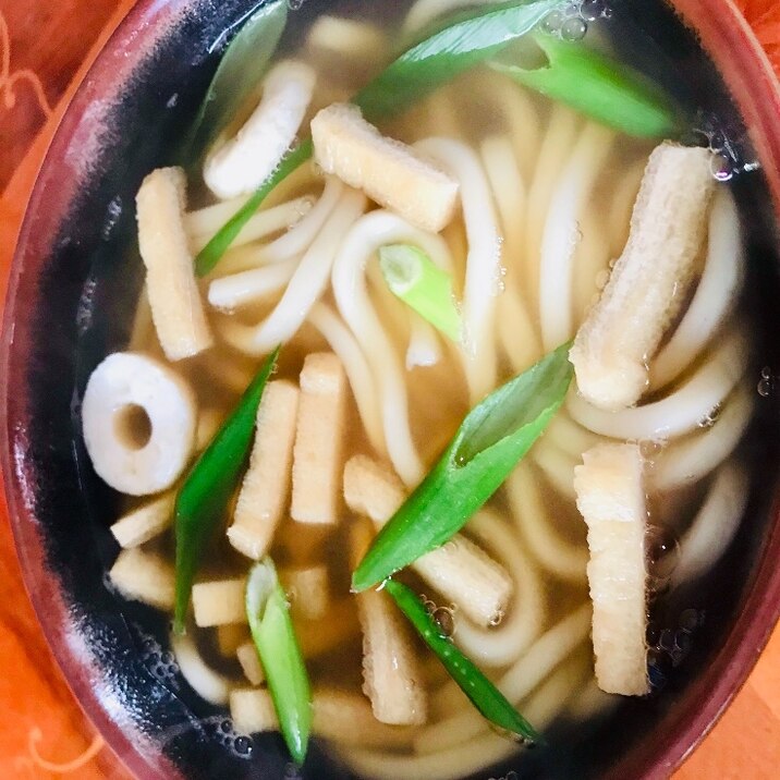 だしがおいしい関西うどん